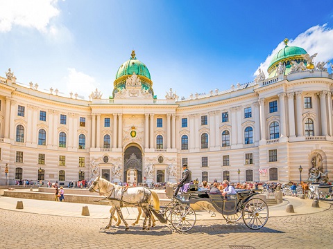 Cung điện Hoàng gia Hofburg lộng lấy